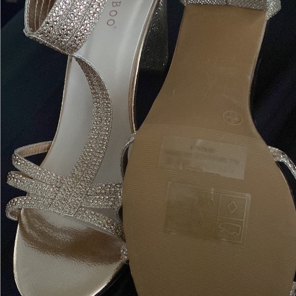 Gold t strap heels - Picture 5 of 5